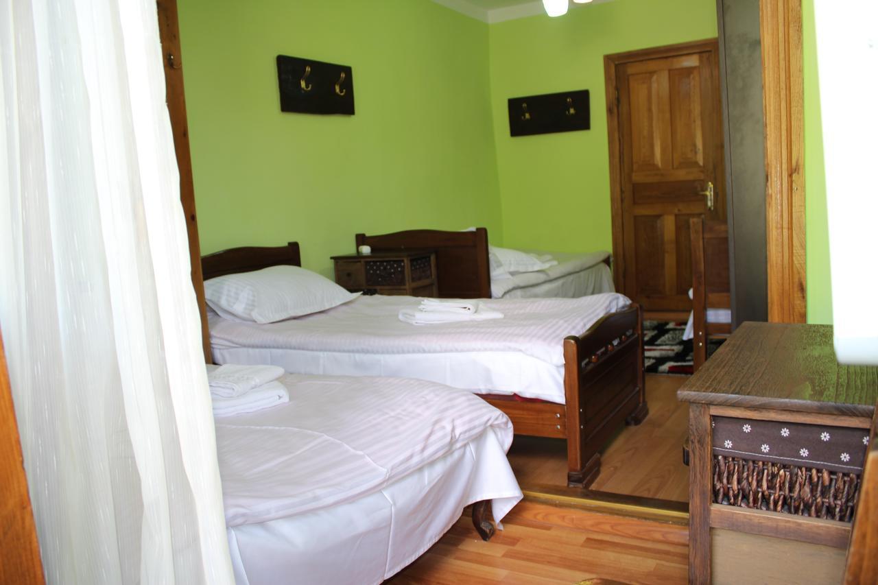 Salome Guest House Mestia Exterior foto
